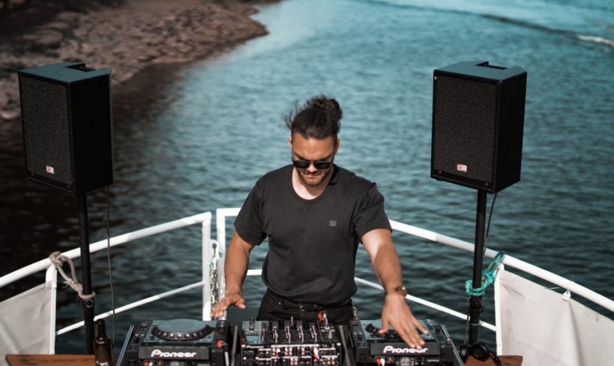 How To Choose A DJ For A Boat Party?